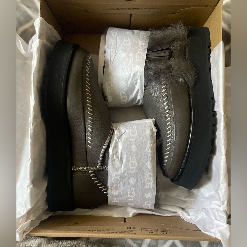 UGG Fluff Punk Ankle Boot, 6